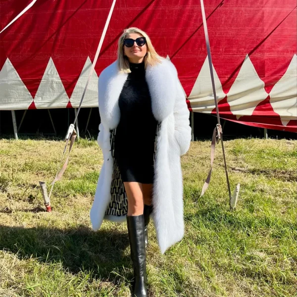 Luxury Women Natural Fox Fur Coat with Big Lapel Collar Thick Warm Winter Fur Overcoats Woman Fashion Fox Fur Coat Outfit Thick