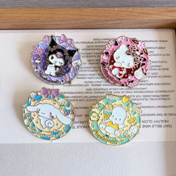 Sanrio Pins Hello Kitty Kuromi Badges Brooch Cinnamoroll Cartoon Metal Lapel Pins for Student Backpack Jewelry Accessories Gift