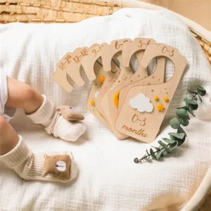 Baby Wooden Dividers Closet Size Wardrobe Separator Star Moon Milestone Cards Months Organizers Kids Photography Accessories